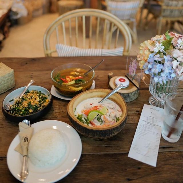 Baanrai Studio Café and restaurant 