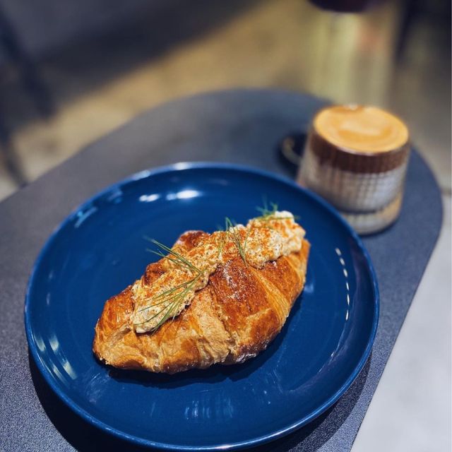 🌟彊屍需要被咖啡喚醒· 型格café嘆自家製tiramisu🌟 