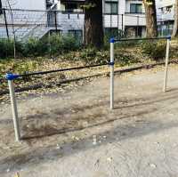 参道の途中にある公園 - 氷川の杜公園 -