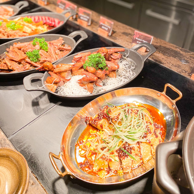 「東方之味薈萃自助餐」：餐廳口碑驚喜，必試鮑魚刀削麵及紅糖滋粑！