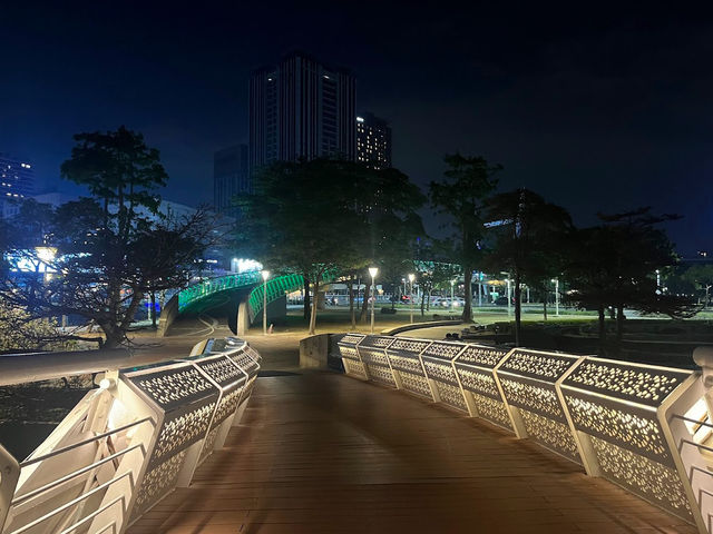 【高雄景點】愛河之心：浪漫心形湖，適合情侶漫遊