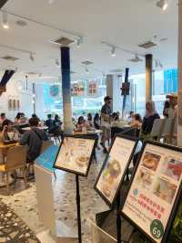 Cafe with Pavillion KL view 🛍️🛒