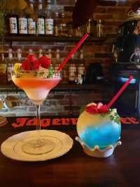 【福岡カフェ】カクテルが美しいバーのドライフラワーとキャンドルもオーナーのハンドメイド