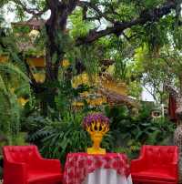 ลามูร์ คาเฟ่สไตล์ยุโรปบ้านสีเหลือง หลังวัดอุโมงค์
