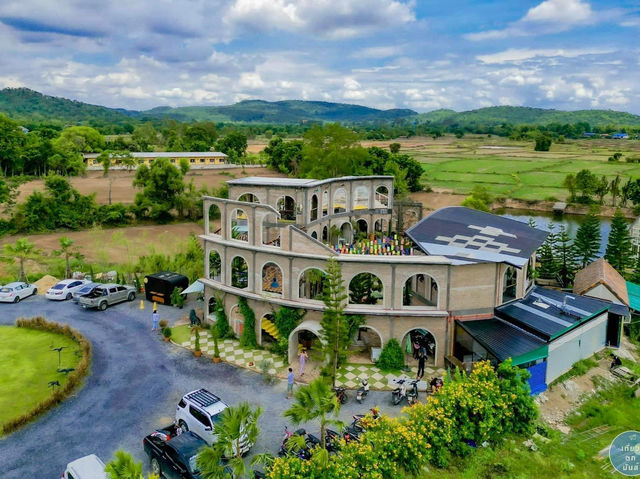 Cafe Laura bar & restaurant 