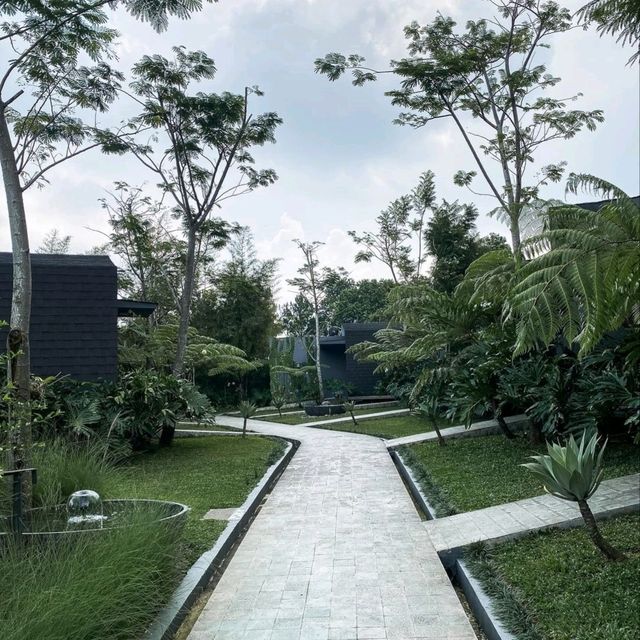 THE UPPER CLIFT | THE LARGEST CAFE IN SENTUL WITH MOUNTAIN VIEWS