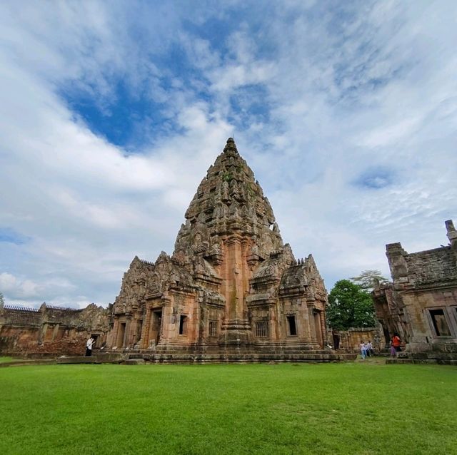 เขาพนมรุ้งในวันที่อากาศดี