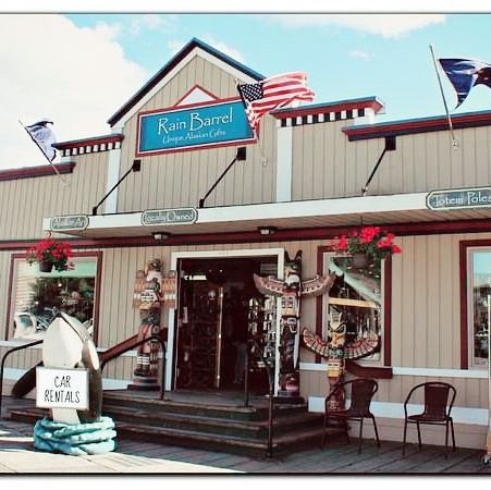 Exotic shopping at Alaska Ketchikan Creek St 🇺🇸 