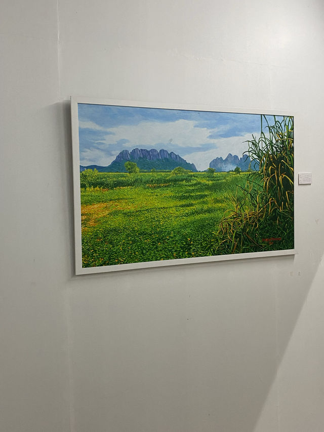 หอศิลป์ริมน่าน 🏠🌿🌳🎨🖼️