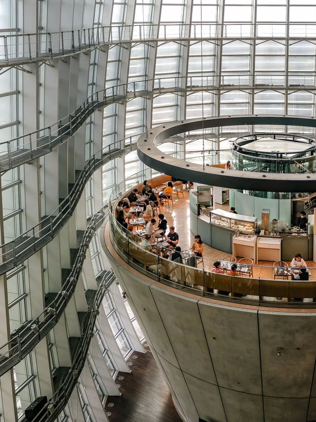 พาชมสถาปัตสวยๆที่ The National Art Center Tokyo🎌