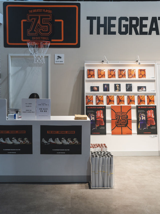 농구 좋아해 ?NBA 선수들의 다양한 컬렉션을 볼 수 있는 전시“위대한 농구선수 75인전” 농구 좋아해 ?NBA 선수들의 다양한 컬렉션을 볼 수 있는 전시“위대한 농구선수 75인전”