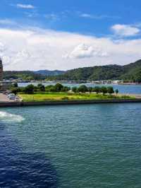【宇和島運輸フェリー:愛媛県八幡浜港→大分県臼杵港行】快晴に白い雲と青い海が輝く✨