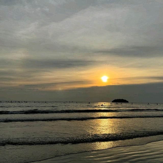 Tanjung Aru Beach ~ Kota Kinabalu's Coastal Gem