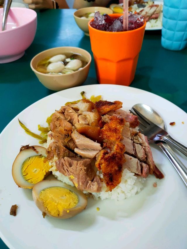 Exploring Hatyai: From Morning Markets to Mookata Delights