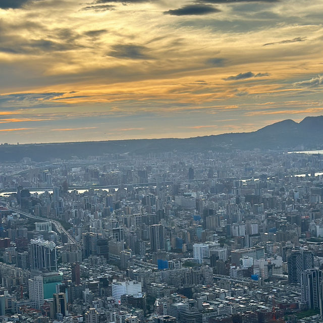 Taipei 101 ตึกสูงสะกดใจ ชมวิวชั้นฟ้า ช้อป ชิม ชิล 