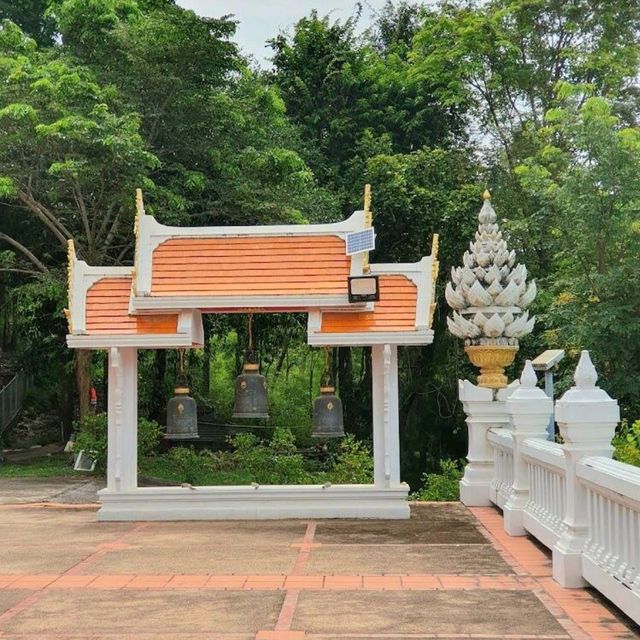 Phra Phutthabat Phu Kwai Ngern Temple