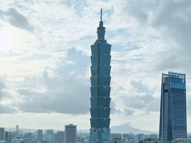 登高望遠象山行 台北美景盡收睛