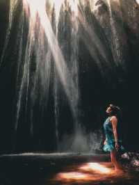 【バリ】神秘的な絶景！バリのTukad Cepung Waterfall