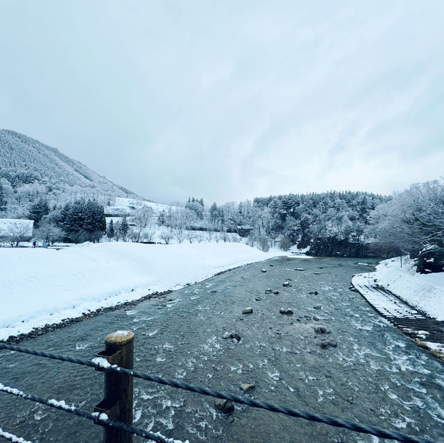 Dreamy snow village in Japan - Shirakawago 