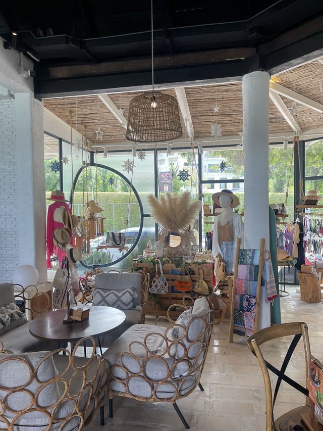The Lunar Beach house (Pattaya)