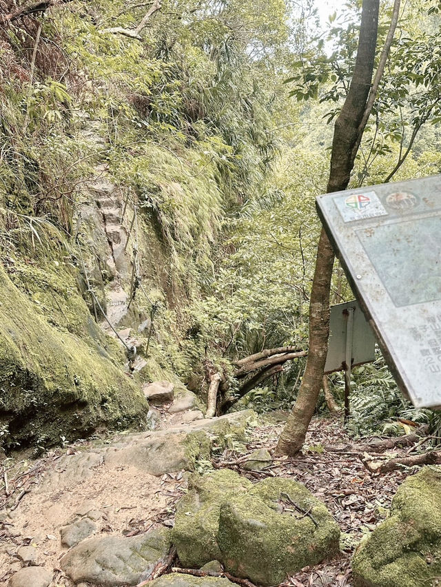 難度其實不高，但步步會讓你覺得驚險刺激在挑戰膽量的孝子山！