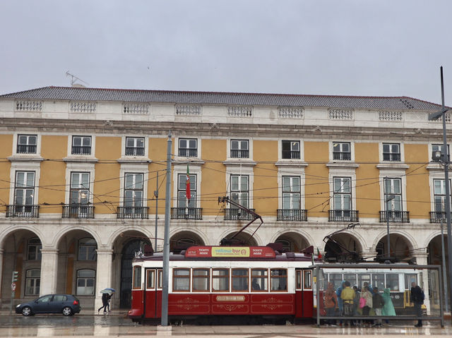 葡萄牙🇵🇹里斯本｜商業廣場和紅色電車 😍