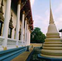 泰國曼谷皇家古跡寺廟景點:Wat Buppharam Worawihan，適合拍照📸打卡休息冥想