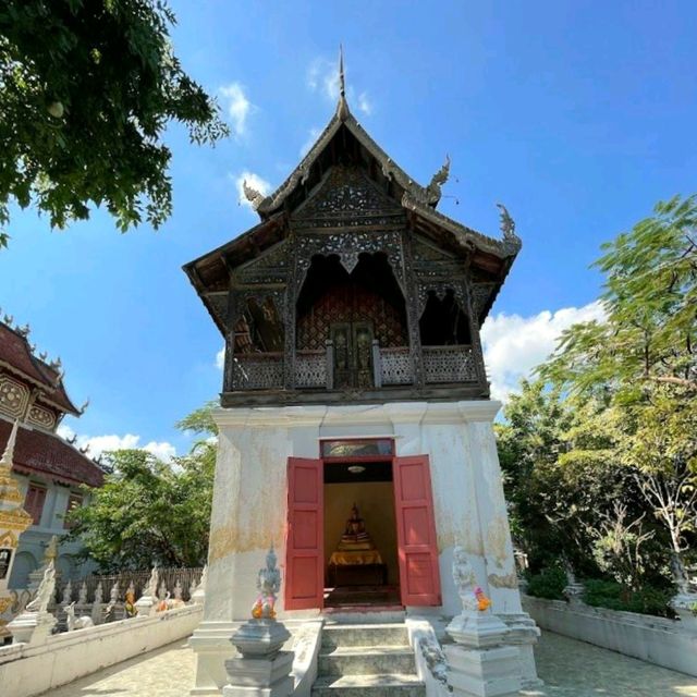 Wat Saen Fang