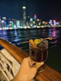 天星小輪上的酒吧，飽覽維港夜景