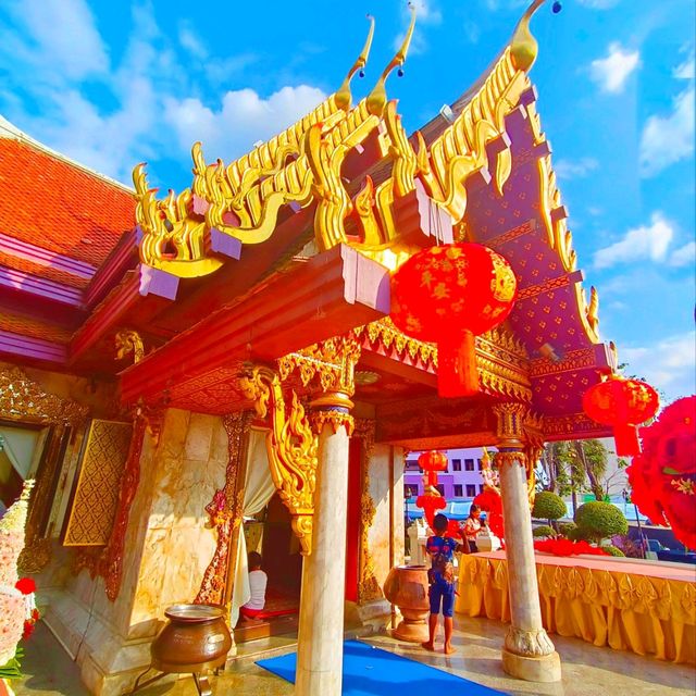 ศาลสมเด็จพระเจ้าตาก แห่งแรกของไทย
