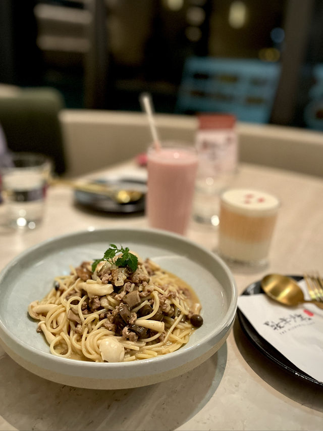 將軍澳單車場館🚴‍♂️ 一間Cozy又浪漫Cafe☕️🍴