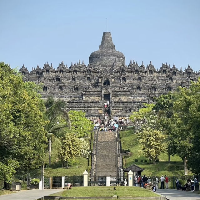 Awe-Inspiring Wonder! My Unforgettable Visit to Borobudur Temple