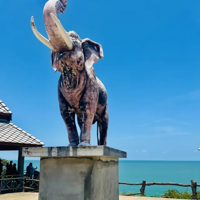 วิวที่สวยงามตลอดเส้นทางชายฝั่งขนอม-สิชล