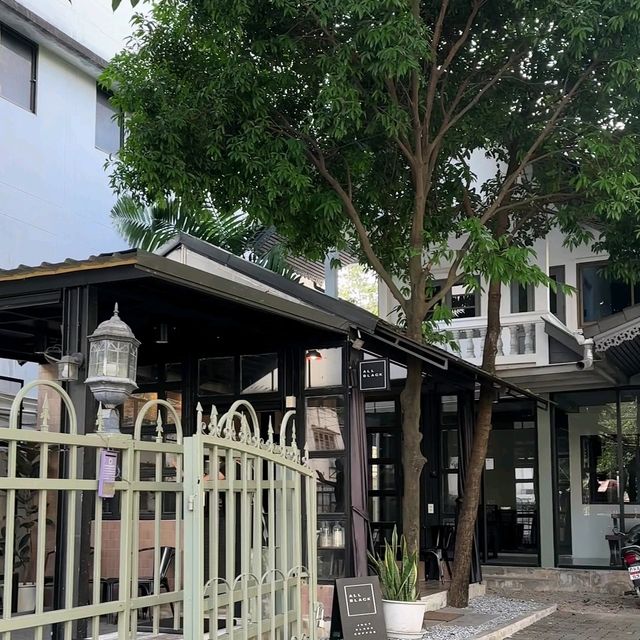 lovely cafe