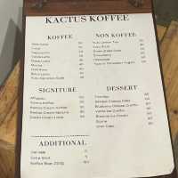 裝修簡潔好chill嘅咖啡店☕️