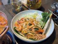 Bangkok’s Food Scene: From Street Eats to Iconic Restaurants! 🍜🥤✨
