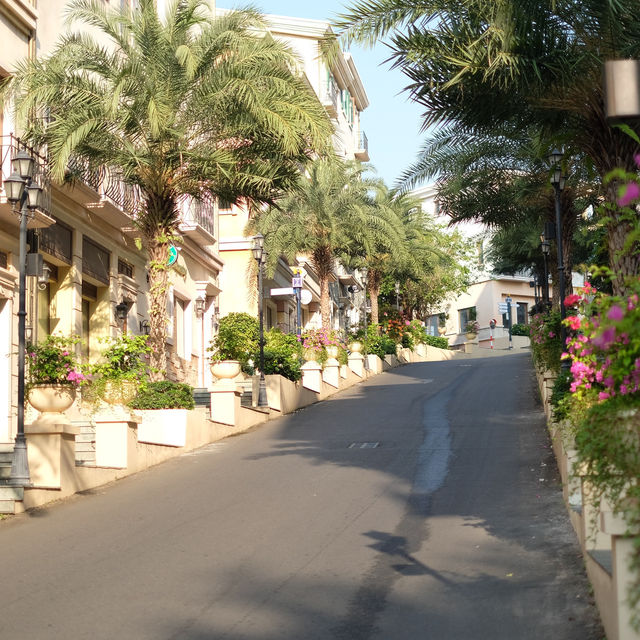 เดินเล่นที่ Sunset Town 