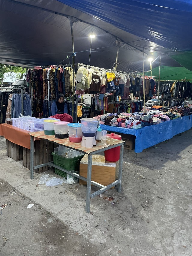Visiting the Local Market in Riung – Everyday Life in Motion 🏡🛍️