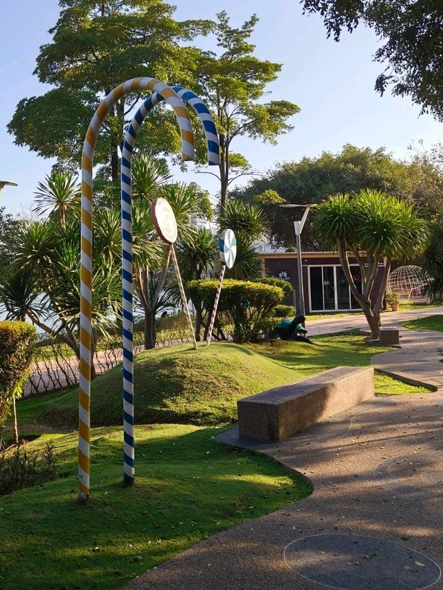 A Charming Lakeside Garden in Putrajaya