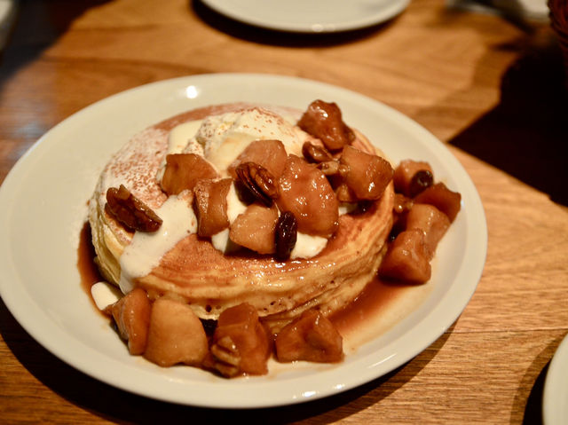 Chill Café in Aoyama – Crisscross🥞