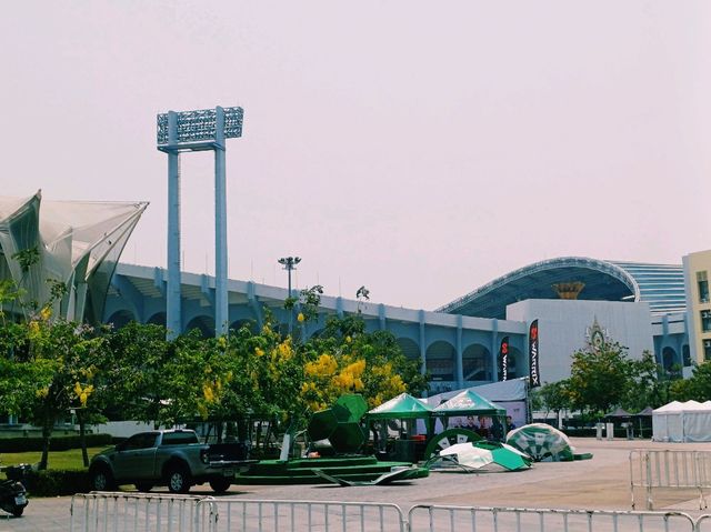 泰國曼谷湄南河畔大學校園百年歷史體育場一日遊行程，適合親子遊，適合打卡拍照📸