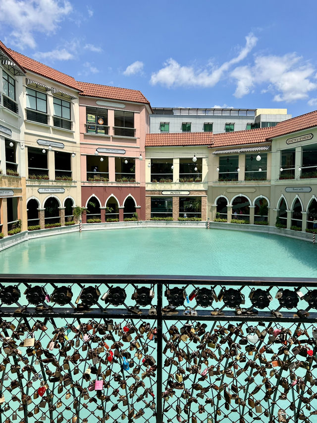 Exploring Venice Grand Canal Mall in Manila