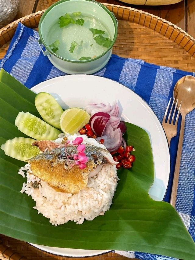 ปิ่นโต cafe & eatery 