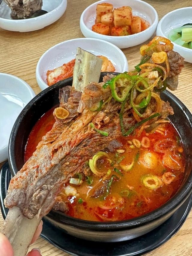 김치명인의 갈비탕집