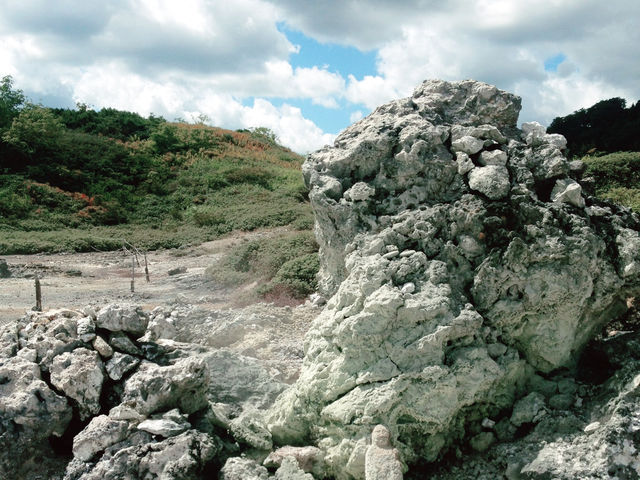 【青森　涼風が通り抜ける霊場・恐山、カルデラ湖の宇曽利湖と下北半島　大間崎　仏ヶ浦での日没】