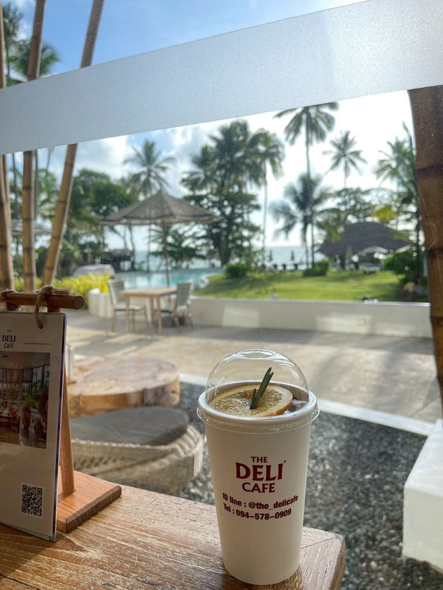 Deli คาเฟ่เขาหลัก แต่ฟิลบาหลี
