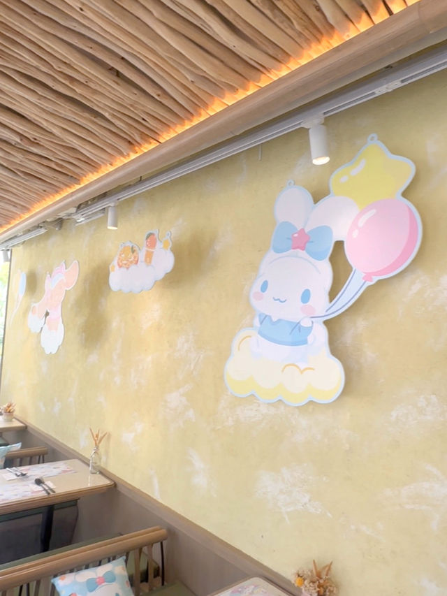 勁可愛玉桂狗😍Cinnamoroll ROLL OUT THE FUN 夢幻派對  嚟緊嘅復活節約定你嚟AIRSIDE狂玩特玩  ✨超吸睛5米高毛絨絨Cinnamoroll 及巨型波波池 ✨夢幻田徑