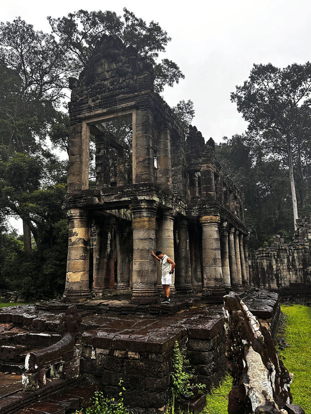 Prasat Preah Khan 12th century sword city in Asia 
