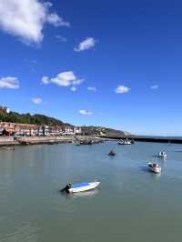 海辺の小さな町で、心がふっと軽くなる瞬間を味わったことがありますか？🇬🇧✈️🌏
