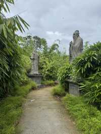 Explore and have a leisurely walk at Jurong Lake Gardens